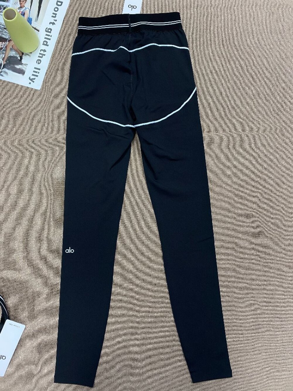 💖ALO Yoga Airbrush Matching Set| Black/White Bra&High-Waist Leggings|Limited - Picture 8 of 12